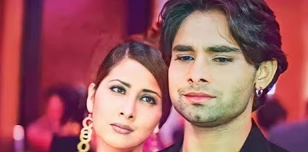 Aankh Hai Bhari Bhari Lyrics in Hindi